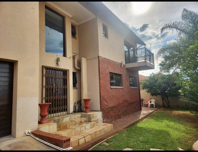 4 BEDROOM HOUSE FOR SALE IN SAFARI GARDENS